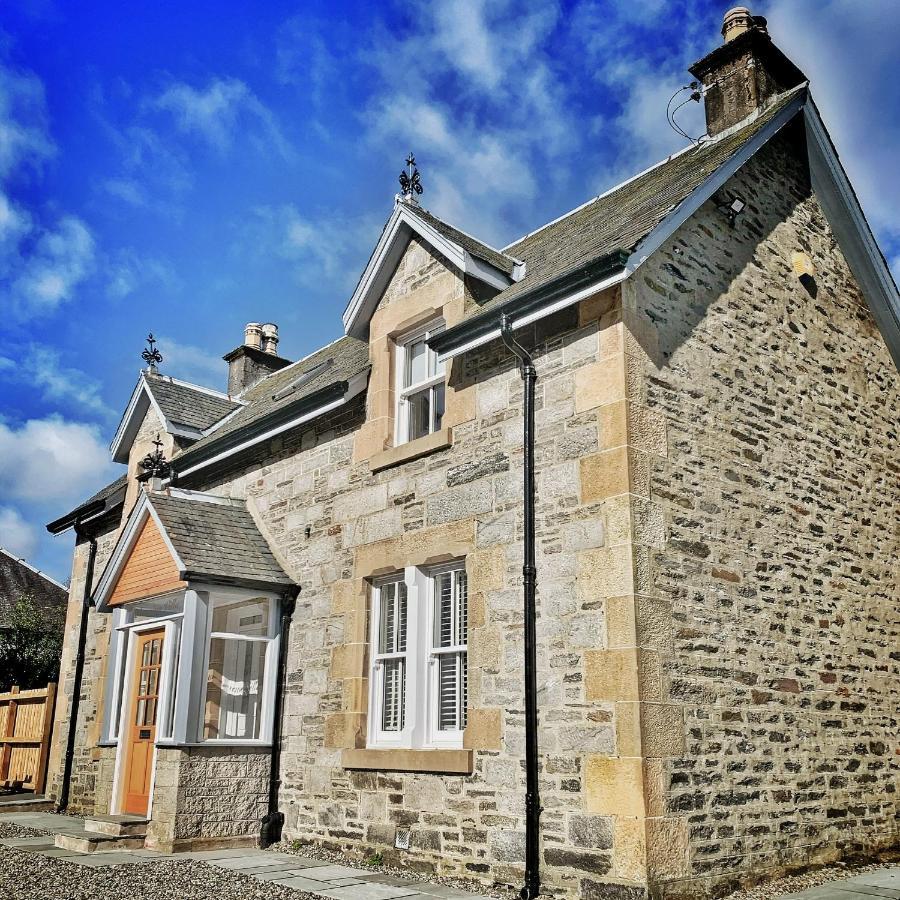 Laburnam Villa - Luxury 4 Bedroom Accommodation In The Heart Of Killin Exterior photo